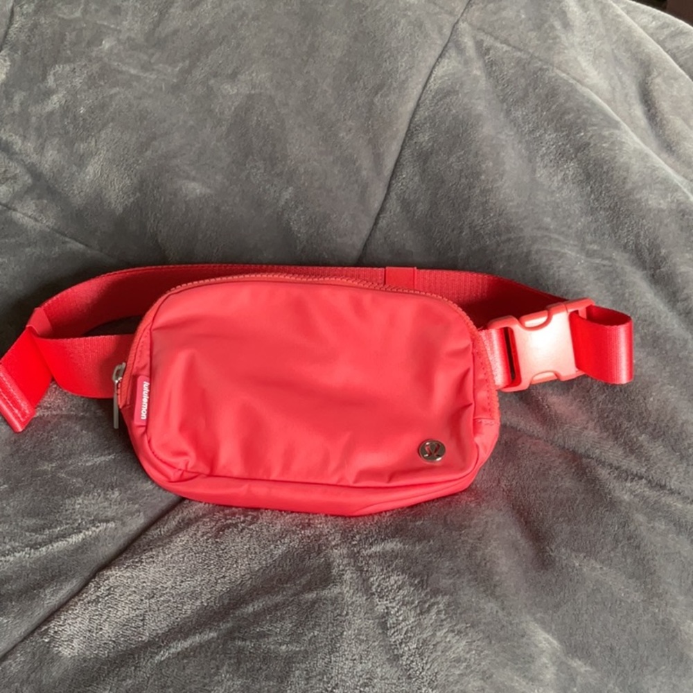 LULULEMON BELT BAG EUC